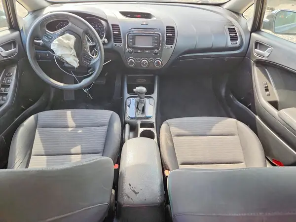 3KPFL4A77HE045363 2017 KIA FORTE - Image 8