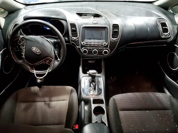 3KPFL4A77HE051647 2017 KIA FORTE - Image 8