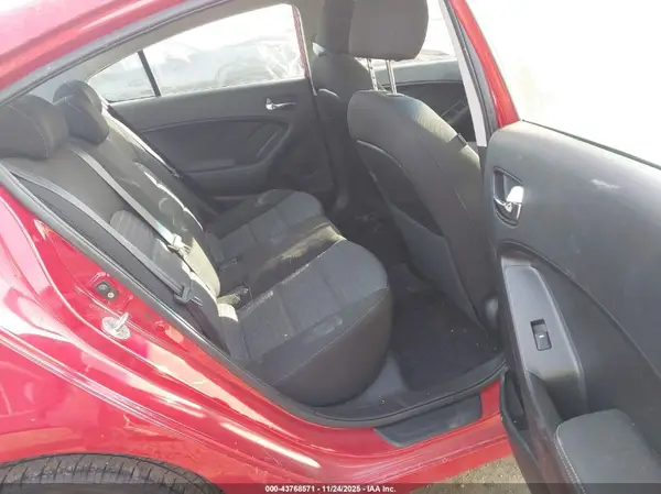 3KPFL4A77HE051731 2017 KIA FORTE - Image 8