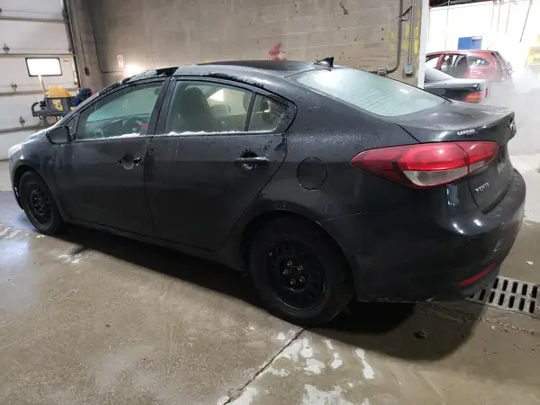 3KPFL4A77HE054256 2017 KIA FORTE - Image 2