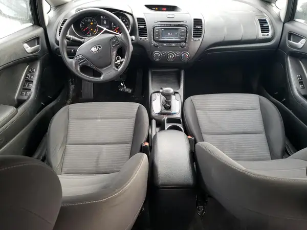 3KPFL4A77HE054256 2017 KIA FORTE - Image 8