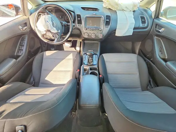 3KPFL4A77HE055133 2017 KIA FORTE - Image 8