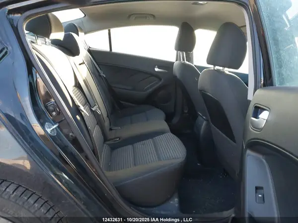 3KPFL4A77HE056394 2017 KIA FORTE - Image 8