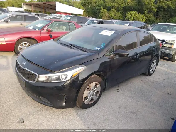 3KPFL4A77HE057240 2017 KIA FORTE - Image 2