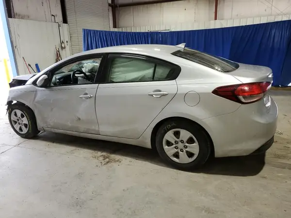 3KPFL4A77HE058128 2017 KIA FORTE - Image 2