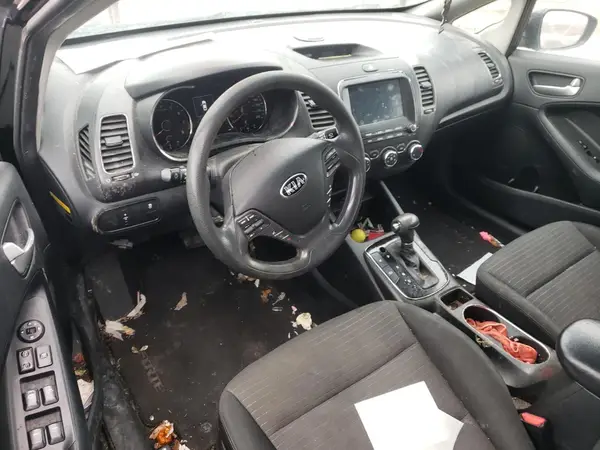 3KPFL4A77HE059649 2017 KIA FORTE - Image 8