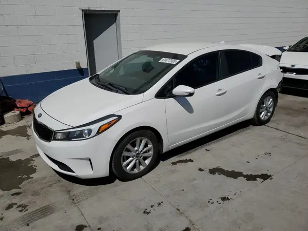 3KPFL4A77HE063698 2017 KIA FORTE - Image 1