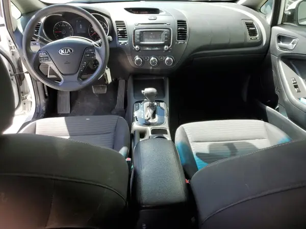 3KPFL4A77HE063698 2017 KIA FORTE - Image 8