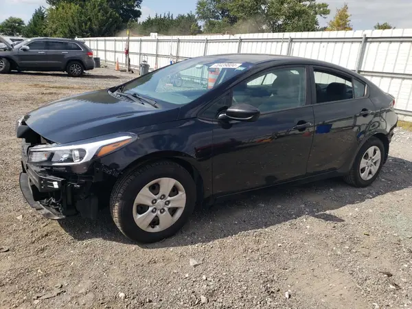 3KPFL4A77HE069176 2017 KIA FORTE - Image 1