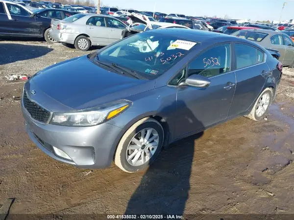 3KPFL4A77HE071879 2017 KIA FORTE - Image 2