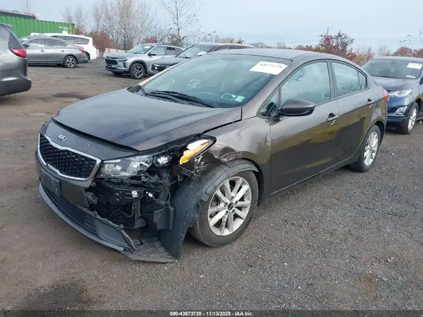 3KPFL4A77HE077844 2017 KIA FORTE - Image 2