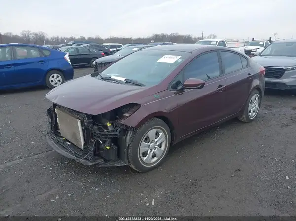 3KPFL4A77HE079528 2017 KIA FORTE - Image 2