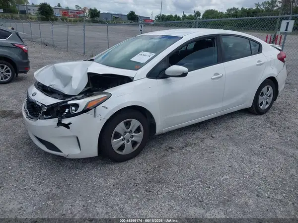 3KPFL4A77HE080811 2017 KIA FORTE - Image 2