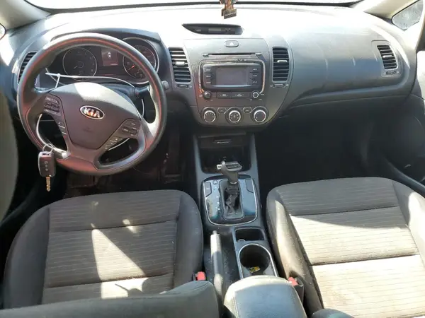 3KPFL4A77HE083935 2017 KIA FORTE - Image 8