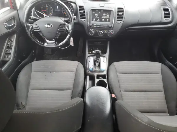 3KPFL4A77HE085183 2017 KIA FORTE - Image 8