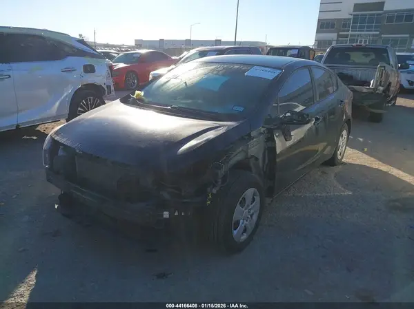 3KPFL4A77HE086169 2017 KIA FORTE - Image 2