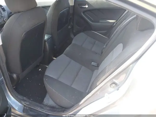 3KPFL4A77HE087547 2017 KIA FORTE - Image 8