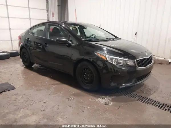 3KPFL4A77HE091372 2017 KIA FORTE - Image 1