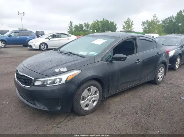 3KPFL4A77HE093106 2017 KIA FORTE - Image 2