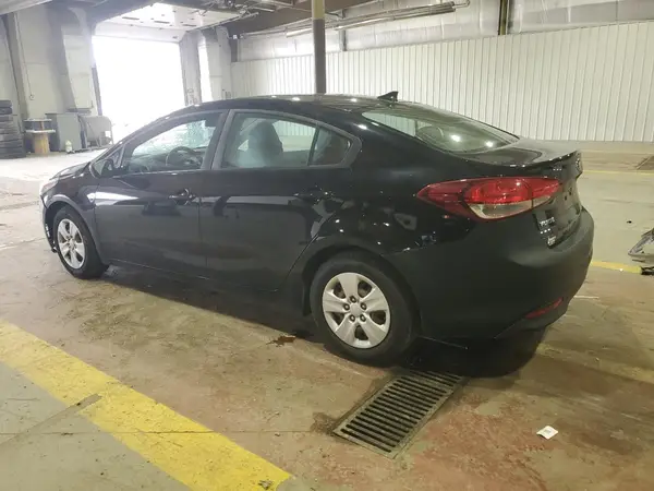 3KPFL4A77HE093140 2017 KIA FORTE - Image 2