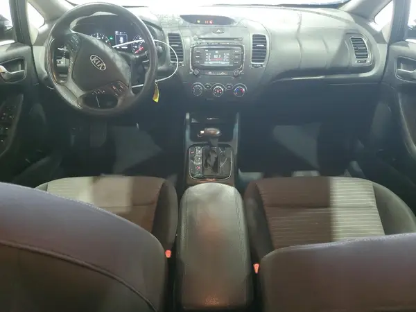3KPFL4A77HE093140 2017 KIA FORTE - Image 8