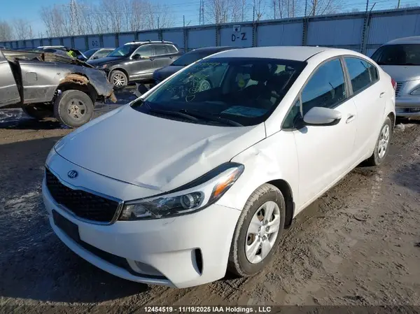 3KPFL4A77HE102029 2017 KIA FORTE - Image 2
