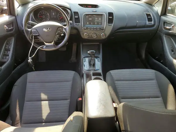 3KPFL4A77HE102094 2017 KIA FORTE - Image 8