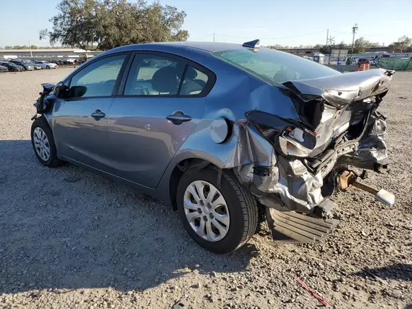 3KPFL4A77HE104380 2017 KIA FORTE - Image 2
