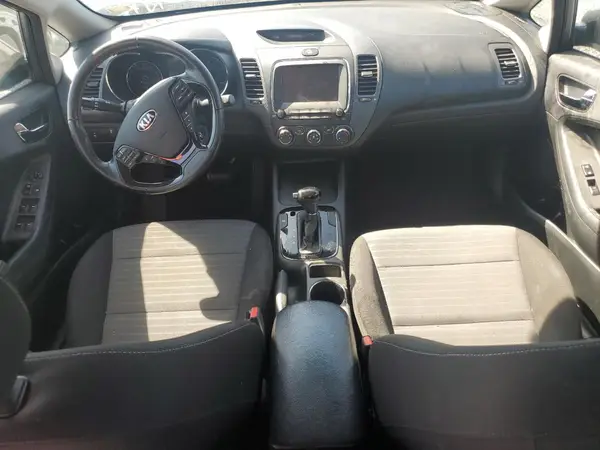 3KPFL4A77HE104380 2017 KIA FORTE - Image 8