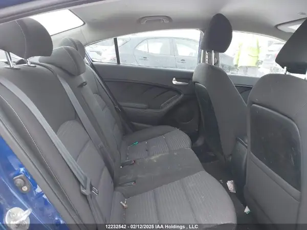 3KPFL4A77HE105688 2017 KIA FORTE - Image 8