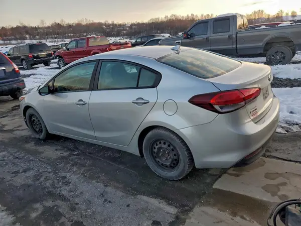 3KPFL4A77HE107814 2017 KIA FORTE - Image 2