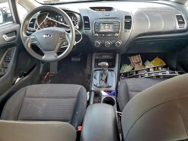 3KPFL4A77HE107814 2017 KIA FORTE - Image 8