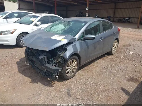 3KPFL4A77HE107926 2017 KIA FORTE - Image 2