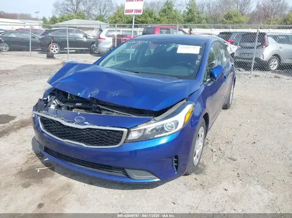 3KPFL4A77HE108669 2017 KIA FORTE - Image 2
