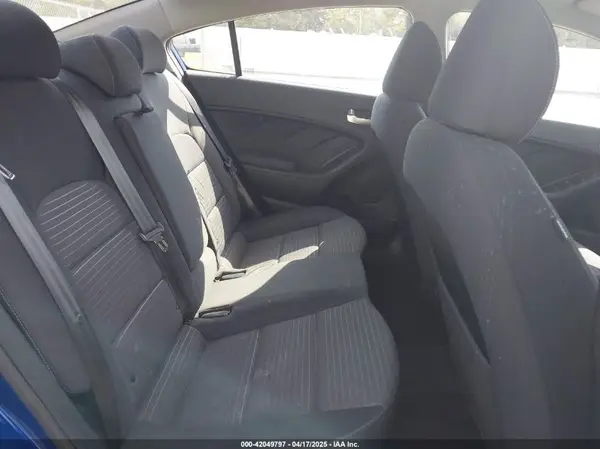 3KPFL4A77HE108669 2017 KIA FORTE - Image 8
