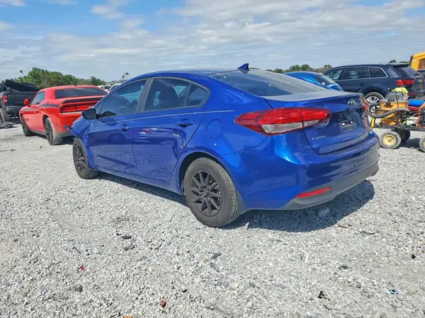 3KPFL4A77HE112799 2017 KIA FORTE - Image 2
