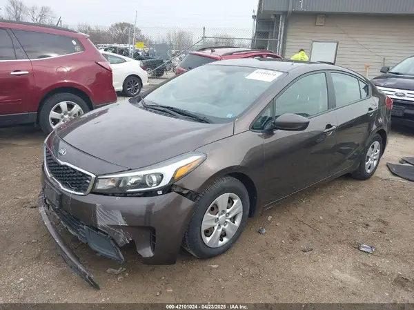 3KPFL4A77HE113340 2017 KIA FORTE - Image 2