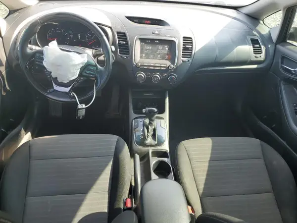 3KPFL4A77HE115606 2017 KIA FORTE - Image 8