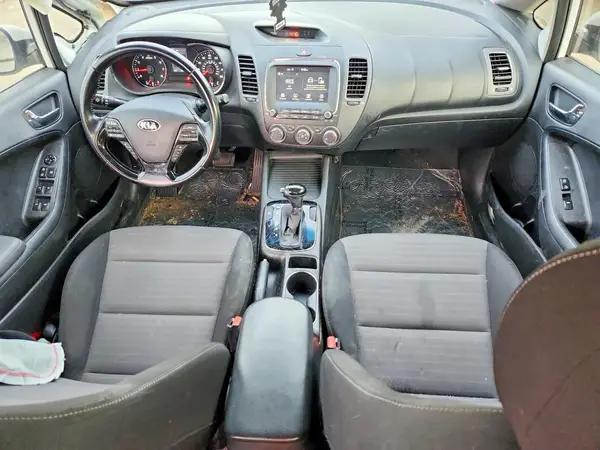 3KPFL4A77HE116917 2017 KIA FORTE - Image 8
