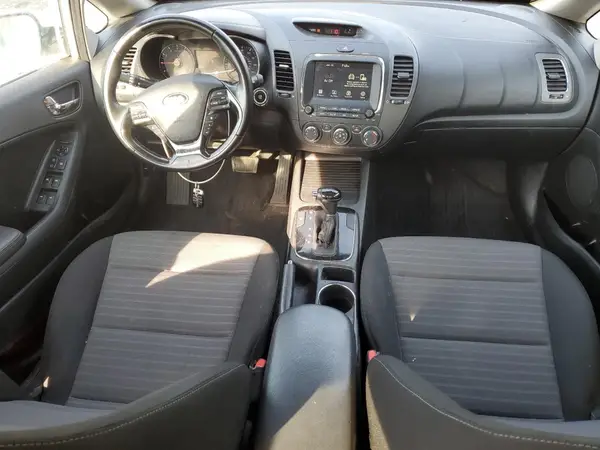 3KPFL4A77HE118893 2017 KIA FORTE - Image 8