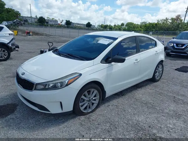3KPFL4A77HE121020 2017 KIA FORTE - Image 2