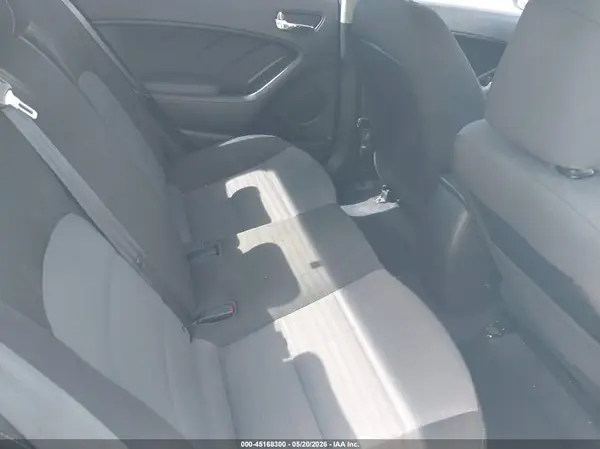 3KPFL4A77HE121020 2017 KIA FORTE - Image 8