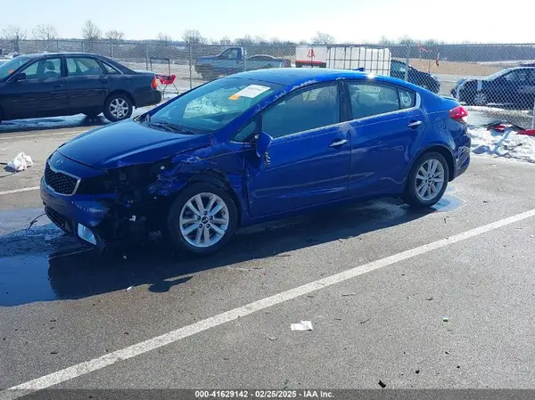 3KPFL4A77HE125715 2017 KIA FORTE - Image 2