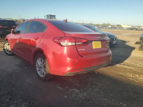 3KPFL4A77HE126184 2017 KIA FORTE - Image 2