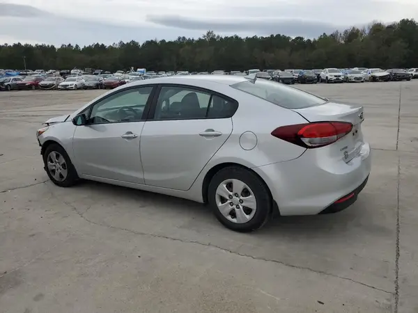 3KPFL4A77HE126900 2017 KIA FORTE - Image 2