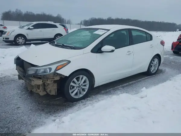 3KPFL4A77HE127206 2017 KIA FORTE - Image 2