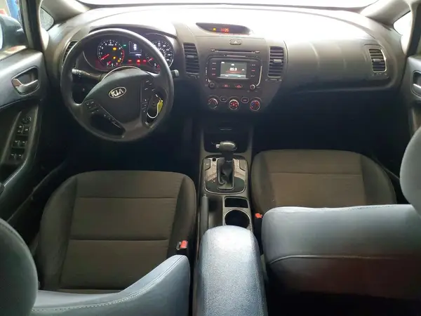 3KPFL4A77HE128520 2017 KIA FORTE - Image 8