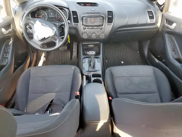 3KPFL4A77HE128694 2017 KIA FORTE - Image 8