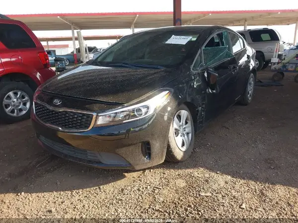 3KPFL4A77HE131255 2017 KIA FORTE - Image 2