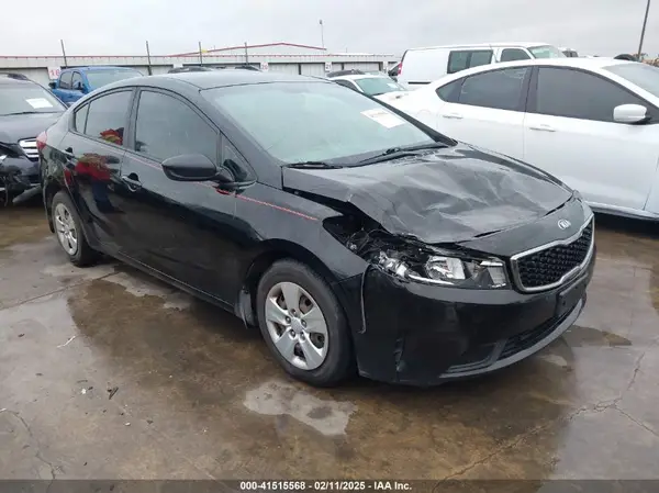 3KPFL4A77HE131577 2017 KIA FORTE - Image 1